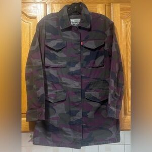 Levi's Women's Cotton Four Pocket Oversized Camouflage Military Jacket Small EUC